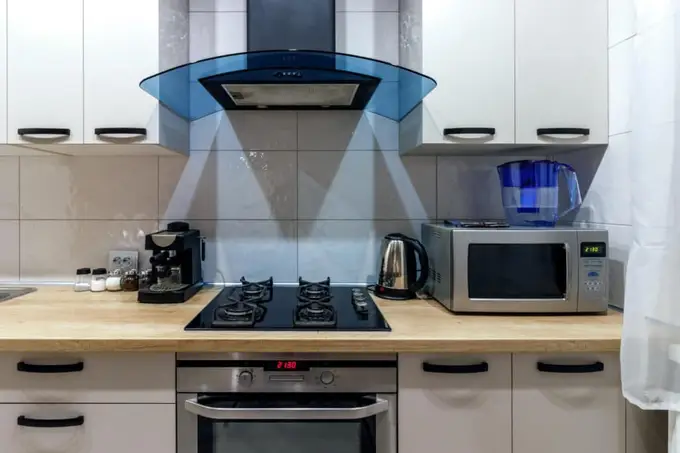 À quelle hauteur installer une hotte de cuisine ?