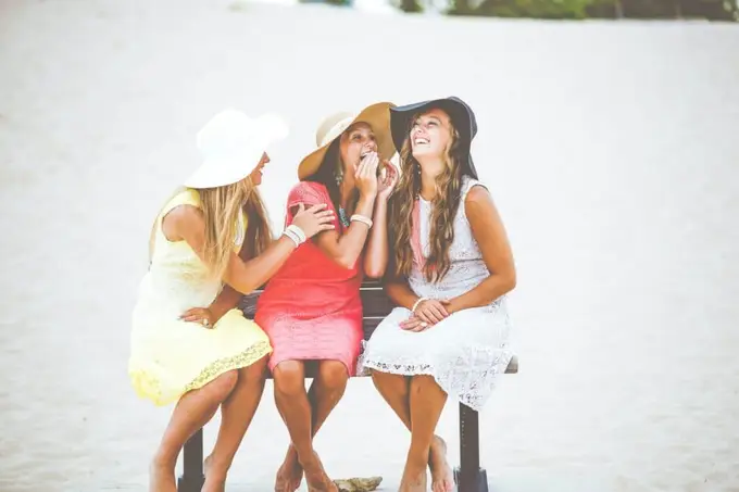 Chapeaux de cérémonie : Le guide ultime pour trouver le chapeau parfait pour chaque occasion
