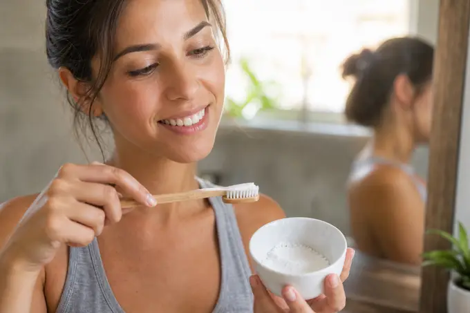 Comment utiliser le bicarbonate de soude pour les dents ?