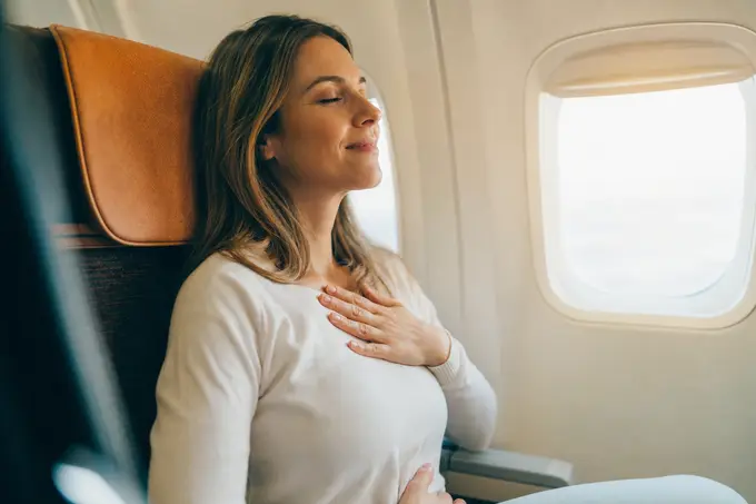Comment vaincre sa peur de l'avion avant un vol long-courrier : méthode et exercices concrets