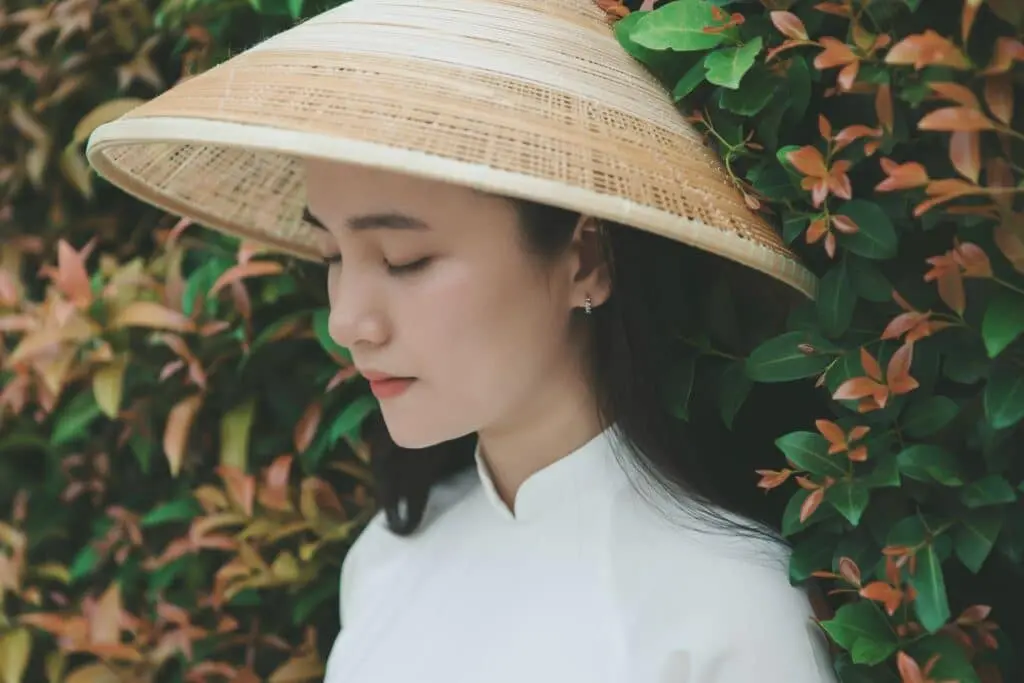 Conserver et entretenir votre chapeau folklorique : nos recommandations