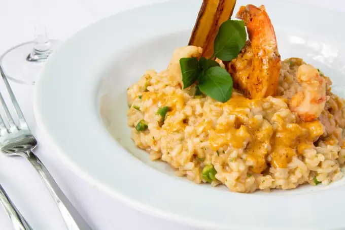 Les secrets des chefs pour un risotto crémeux et savoureux